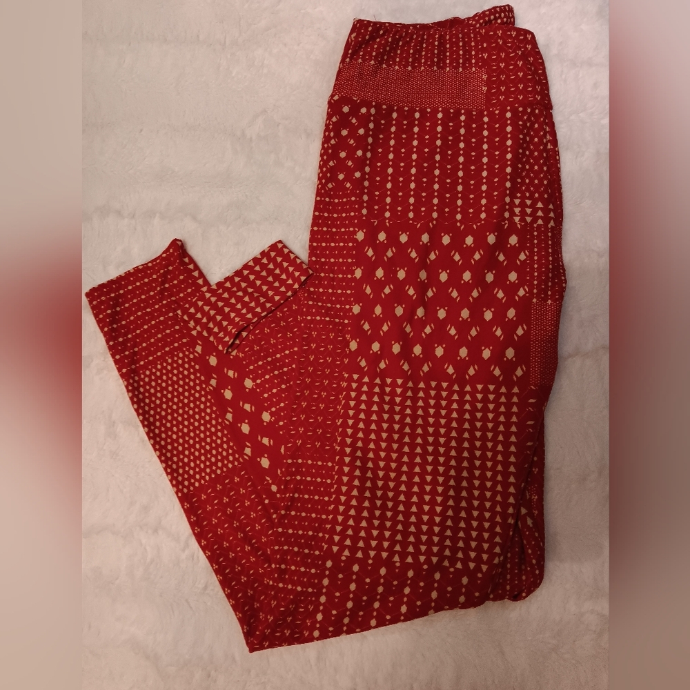 LulaRoe Leggings. Tall and Curvy Red w Tan geometric patten